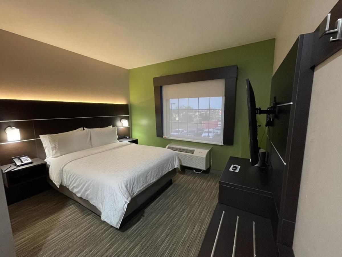Holiday Inn Express Hotel And Suites Ada By Ihg Exterior foto